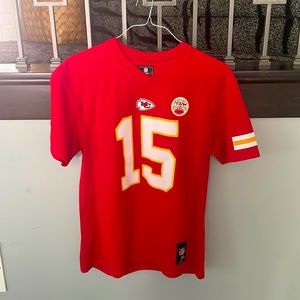 Youth XL Mahomes jersey. Gently worn. Go Chiefs!